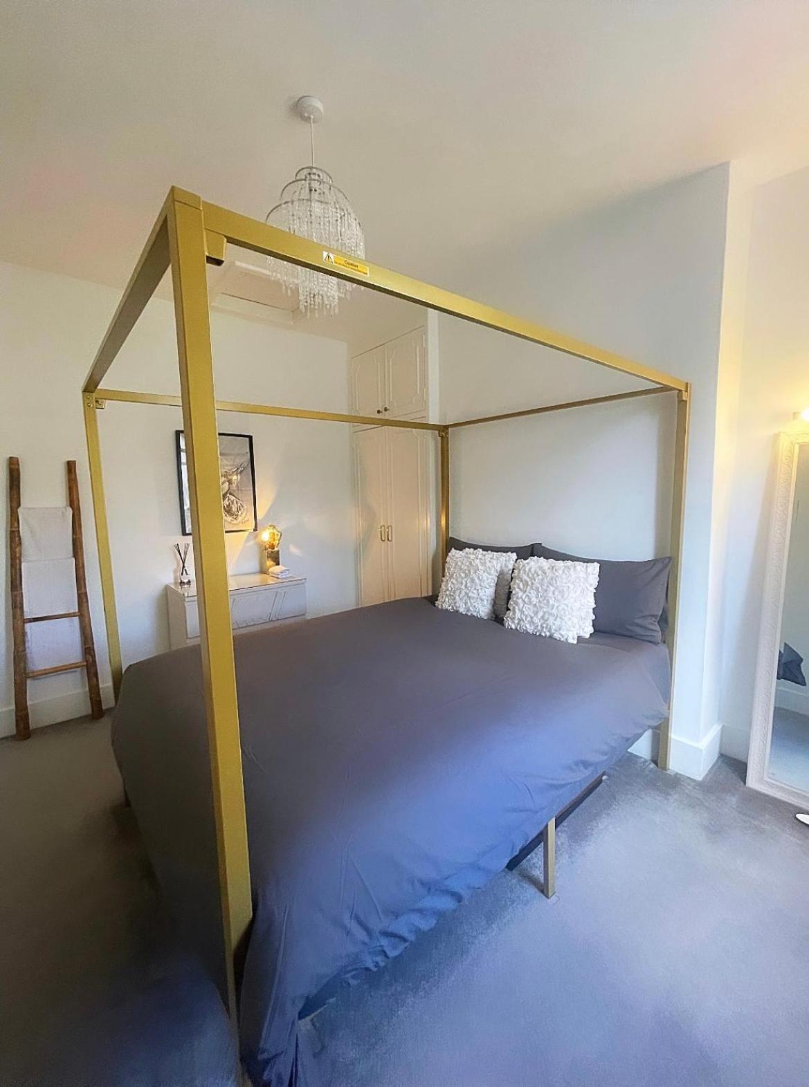 Queen Bedroom In Maida Vale Londres Exterior foto